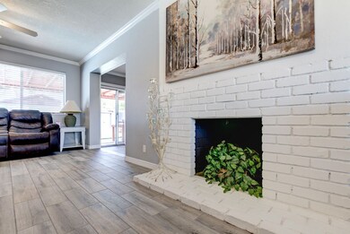 136 E Jacaranda St-8