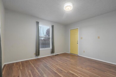 1123 N Fremont Ave-6