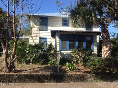 4_Side_House