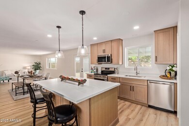 11220 N 37th Ave, Phoenix, AZ 85029 - photo 7