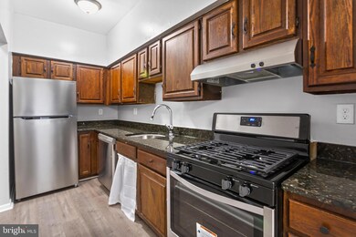 910 N Eden St, Baltimore, MD 21205 - photo 6