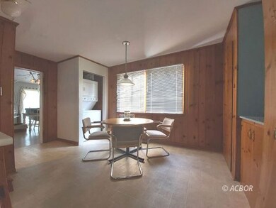 Upper Apartment