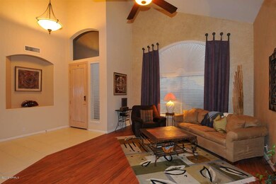 LIVING TO ENTRYWAY