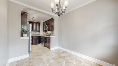 67-04 Selfridge St unit 2nd Fl, Flushing, NY 11375 - photo 7