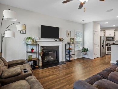 341 Castleton Cir, Boiling Springs, SC 29316 - photo 6