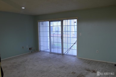 249 Kempsey Dr, North Brunswick, NJ 08902 - photo 4