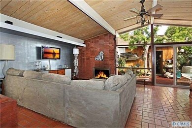 Living Room with Gas or Wood Burning Fireplace