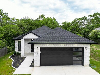 1004 N Clay St, Ennis, TX 75119 - photo 3