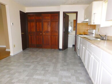 45 Lenox Ave, Manchester, NH 03103 - photo 7