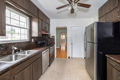 637 Montpelier Ave, Erie, PA 16505 - photo 3