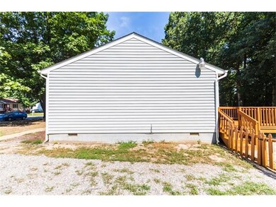 3911 Robert e Lee Dr, Hopewell, VA 23860 - photo 6