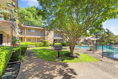 7908 Royal Ln unit 122, Dallas, TX 75230 - photo 3