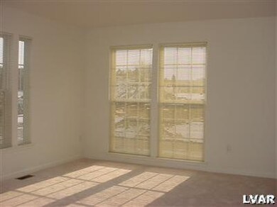 4071 Tournament Ct, Center Valley, PA 18034 - photo 4