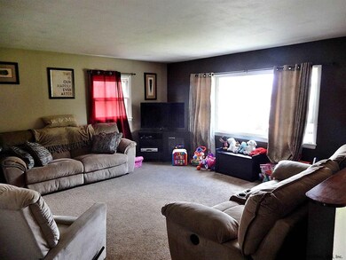 22 Oxford Cir, Troy, NY 12180 - photo 4