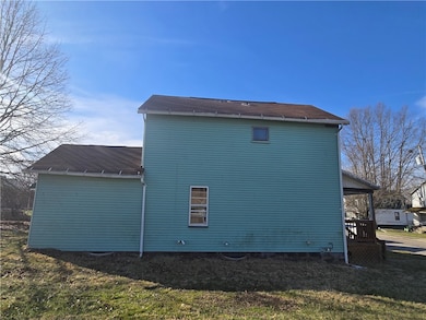 1131 Hamilton Ave, Farrell, PA 16121 - photo 3