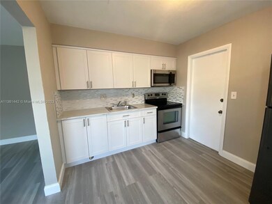 2300 Douglas St unit 5, Hollywood, FL 33020 - photo 4