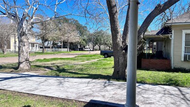 1408 6th St, Bay City, TX 77414 - photo 3