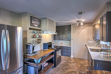 1906 Grandview Ave, Redding, CA 96001 - photo 4