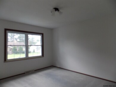 11 Woodland Ct, Saratoga Springs, NY 12866 - photo 5