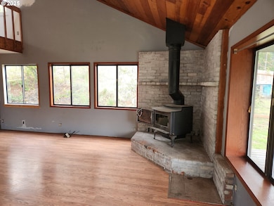 24626 Demming Ridge Rd, Elmira, OR 97437 - photo 5