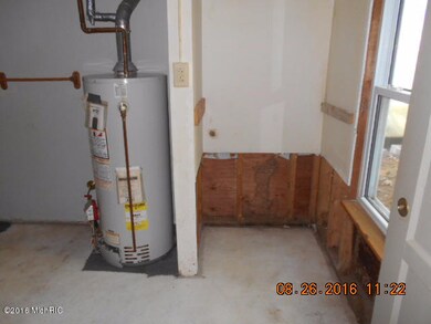 8607 W Greenbriar Ave, Baldwin, MI 49304 - photo 5