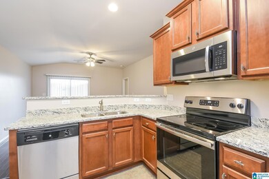 137 Union Station Dr, Calera, AL 35040 - photo 6