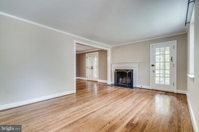 407 Yale Dr, Alexandria, VA 22314 - photo 3