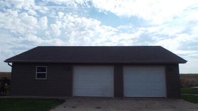 11194 W Platte Valley Rd, North Platte, NE 69101 - photo 2