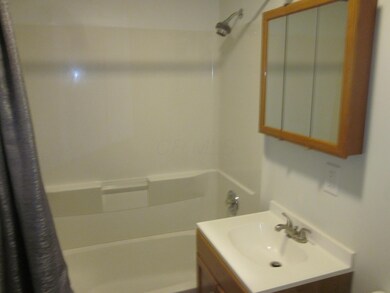 4993 Dimson Dr N, Columbus, OH 43213 - photo 6