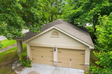 302 E 1st St, Claremore, OK 74017 - photo 4