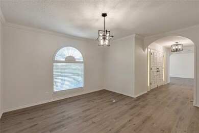 1817 Lincolnshire Dr, Bedford, TX 76021 - photo 6