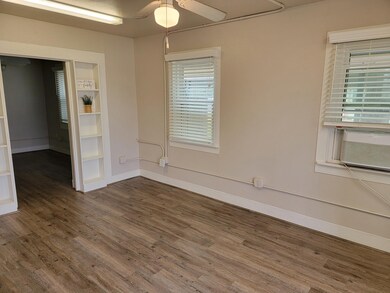 407 Fannin St, Tomball, TX 77375 - photo 6