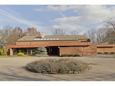 5800 Griffiths Ln, Powell, OH 43065 - photo 2