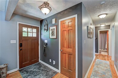 933 Creekside Ln, Plainfield, IN 46168 - photo 3