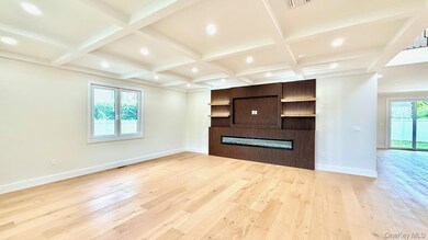 60 Periwinkle Rd, Levittown, NY 11756 - photo 6