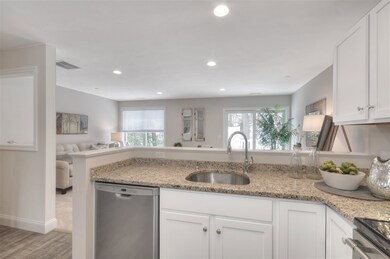 25 Bennett St unit 25, Nashua, NH 03064 - photo 4