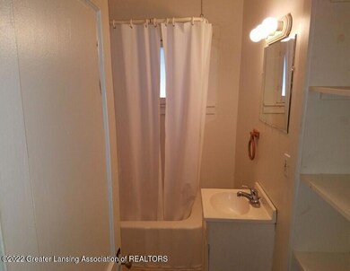 512 Smith Ave, Lansing, MI 48910 - photo 5