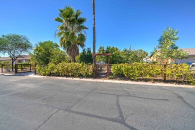 652 E Kachina Ave-1