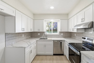 4642 Mira Vista Ct unit 1, Redding, CA 96001 - photo 2