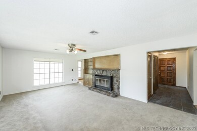 412 E Maple St, Skiatook, OK 74070 - photo 5