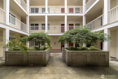 1001 N State St unit 403, Bellingham, WA 98225 - photo 4