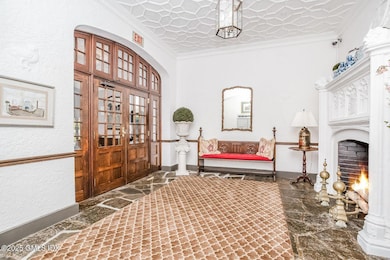 Greenwich Lodge unit 6J, Greenwich, CT 06830 - photo 4