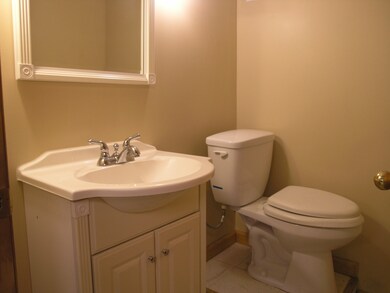 18060 Poplar Ln, Country Club Hills, IL 60478 - photo 3