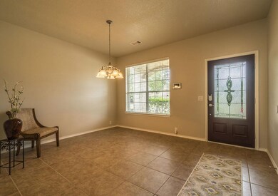 Elegant formal dinning room