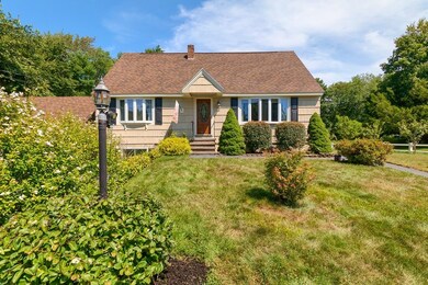 8 Leonard Dr, Pelham, NH 03076 - photo 2