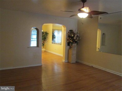 6853 Radbourne Rd, Upper Darby, PA 19082 - photo 4