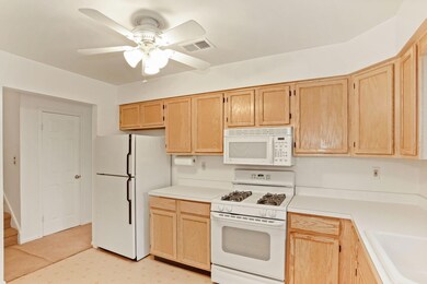 010_17_South_Pointe_Circle_332236_623016