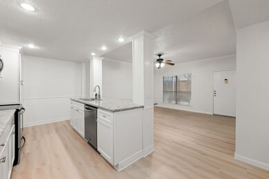 5711 Sugar Hill Dr unit 69, Houston, TX 77057 - photo 5