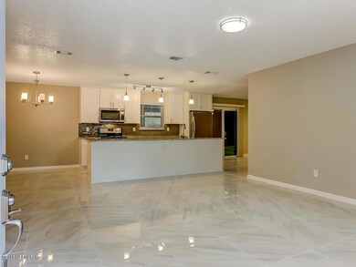 8981 Winrock Dr N, Jacksonville, FL 32216 - photo 3