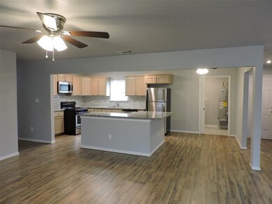 2001 Ellington St, Houston, TX 77088 - photo 6